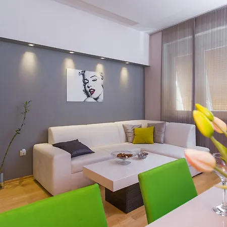 Mirela Apartman