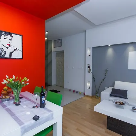 Mirela Apartman *