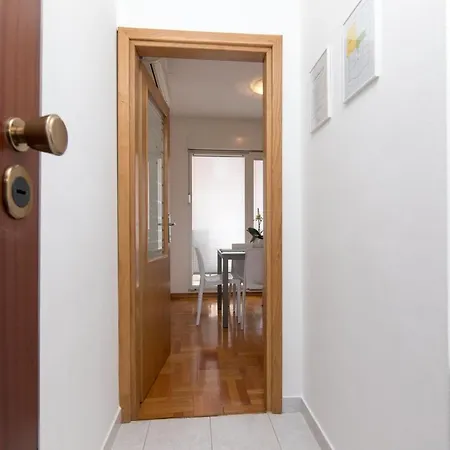 Mirela Apartman *