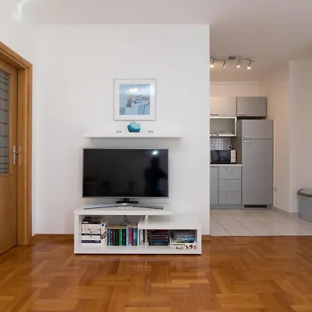 Mirela Apartman