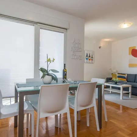 Apartman Mirela *