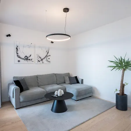 Apartment Mirela *