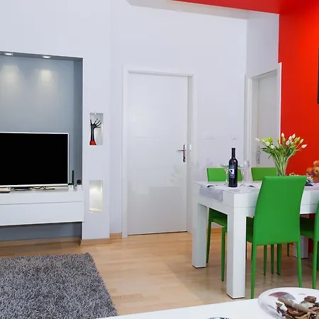 Apartment Mirela Apartment *